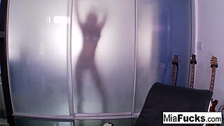 Hot Mia Shows Off Sexy Feet in Solo Masturbation Session