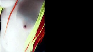 Amateur Woman Masturbates Solo While Chatting with Lover on Video Call