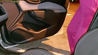 ofereci carona pra gostosa na rua e ela transou comigo por gratidão