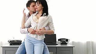 Hot Photo Session Turns Into Orgasm for Tetti Dew Korti