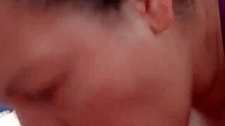 esta aprendiendo a chupar cock?