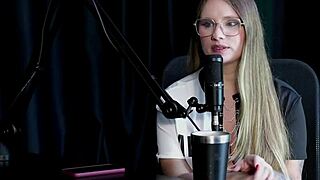 Começou Como Modelo Depois De Se Fazer Ser Demitida Fez Vídeos De Sexo Hot A Família Aceita Bem E Quando Gravou Com Mulheres - Naty Varga Sheer Red