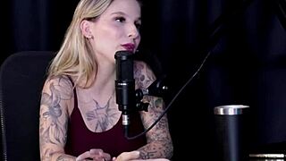 Começou Como Modelo Depois De Se Fazer Ser Demitida Fez Vídeos De Sexo Hot A Família Aceita Bem E Quando Gravou Com Mulheres - Naty Varga Sheer Red