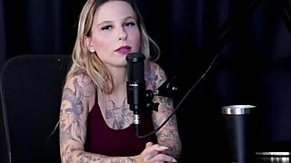 Começou Como Modelo Depois De Se Fazer Ser Demitida Fez Vídeos De Sexo Hot A Família Aceita Bem E Quando Gravou Com Mulheres - Naty Varga Sheer Red