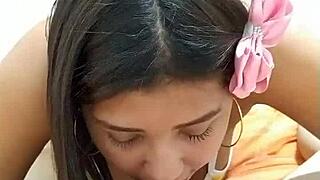 La ragazza pazza accetta di scopare per 1000 e viene ingannata!