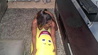 tattooed desi slut humps a big banana in kinky homemade close-ups