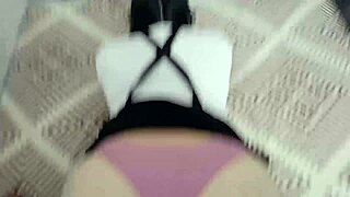 increible movida de culo me dio cuando estabamos solos en casa despues de ver la tv ella me dejo ver su gran culo abierto y llenarla con mi polla 😈