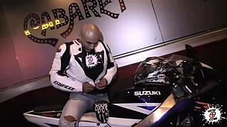 Latina Blows Big Cock In Public Outdoor Sexparty With Cumshot