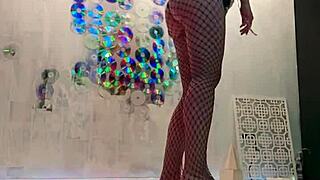 Beauty Masturbates Wet Pussy To Orgasm After Photoshoot