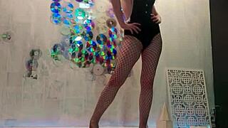 Beauty Masturbates Wet Pussy To Orgasm After Photoshoot