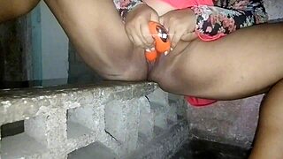 la jefa checks the site, then masturbates until she finishes