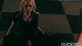 Blonde Superhero Cosplay Fucking Sideways!