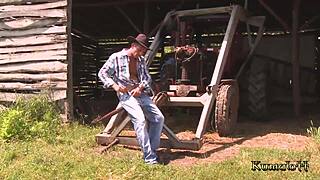 Southern beauty takes big dick anal!