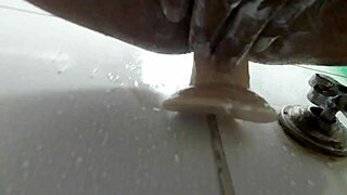 Pajeandome Con Mi Consolador En La Ducha