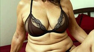 Wow, mature woman bangs young virgin boy for pure pleasure