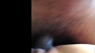 Amateur Mexican gatita gets horny and squirts 😈