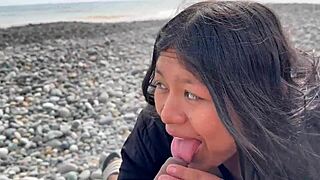 I met the Peruvian on the beach, she drank all my cum