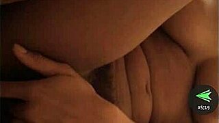 morena de fuego seductively masturbates for you