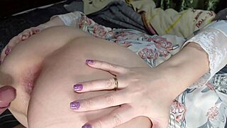 Beautiful Wife's Huge Ass in Amateur Housewife Scene