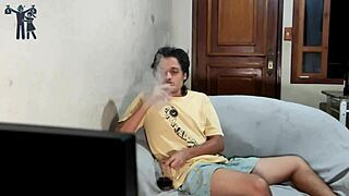 I was burning with desire so I caught the moment when it was exposed, subtitled in English.