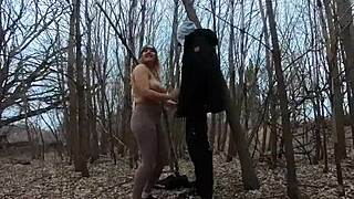 Topless Thick Girl Sucks Cock In The Park 😍