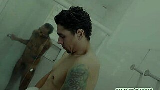 Eu adoro foder no banheiro