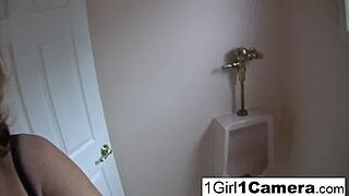 i-i'm watchin' sexy nikki sexx fuck her ass solo, it's so hottt