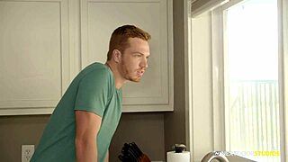 Donte Thick, wanna bang hot ginger on rooftop?