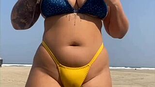 peguei no pau dele e deixei ele por a mão na minha buceta