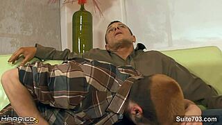 Married guy GIVES BLOWJOB to eager gay stud in wild hardcore session