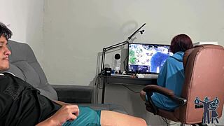 Fui Pego Batendo Uma e a Reação Dela Foi Surpreendente with Big Cock Handjob Cum