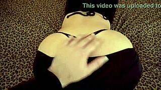 Couple explores intimate connection without hands