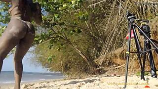 Butt Naked Twerk In Public