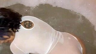 Horny Girl Finishes Very Wet After Handjob