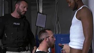 Purse thief turns into ass meat for horny cops 😈