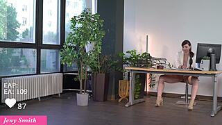 I invited the handyman to watch how im masturbating with sex toys 😏