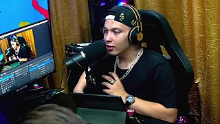 Sexo no Podcast: Ela Tirou o Pau pra Fora e Usou Brinquedo. Havena Cep Punheta Gostosa no Red Sheer