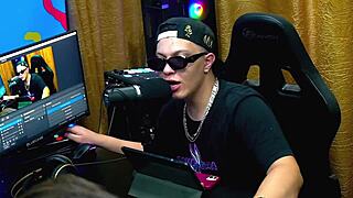 Sexo no Podcast: Ela Tirou o Pau pra Fora e Usou Brinquedo. Havena Cep Punheta Gostosa no Red Sheer