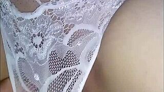 Encuentro a mi cu�ada b en su habitacion termino follandomela y corriendome en su boca la muy puta me pide mas y mas blowjob porno hd latina puta cachonda corrida en la boca pov