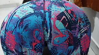 Deliciosa Joven 18 Latina Morena Colombiana Es Follada Por Su Entrenador Y Recibe Un Gran Chorro De Semen