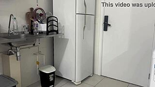 hey, entregador got paid with my wet pussy!