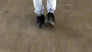 pega��o com muleque sigiloso na esta��o de trem