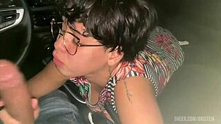 Uber Girl Pays Ride With Favor