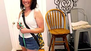 does inked brunette hottie phoenix rae finger her pussy and suck cock?