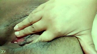 cam girl invites for hot video call