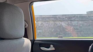 Mi Madrastra Me Enseña A Jugar Con Almohadas Y Terminamos Follando