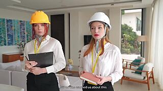 Wow, gledam Sweetie Fox in Diana Rider, ki ju jebejo močno v podzemnem webcam studiu! 😍