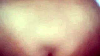 A loira estava com saudade de sentar no foguete e ainda aproveitou socar uma abobora enorme para ficar com as pregas frouxas.