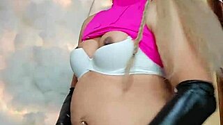 pretty transsexual rosadita y linda in crossdressing adventure