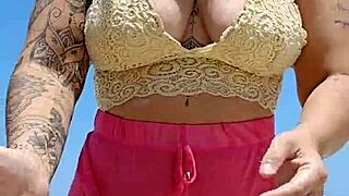 Found a Lover at the Beach, Now I’m Almost Naked to Tease Him